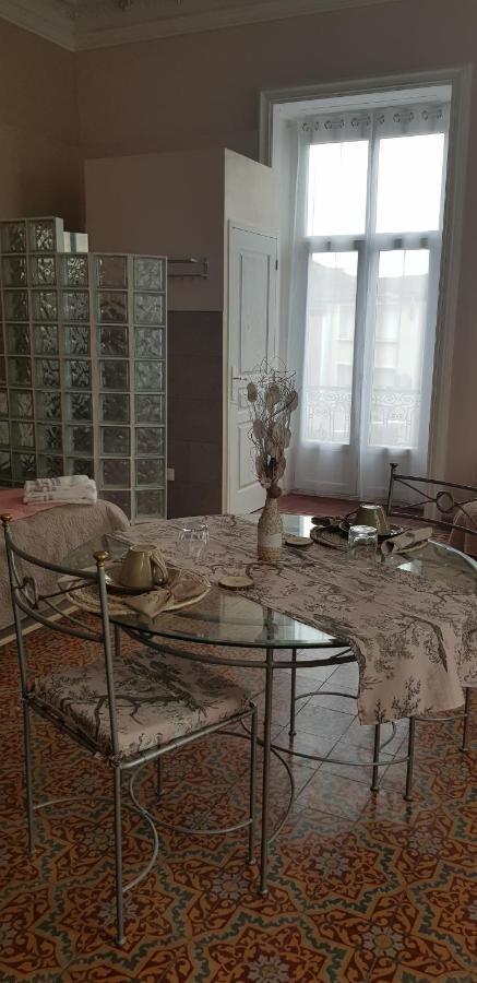 Chez Dedou Et Madou Bed & Breakfast Florensac Exterior foto