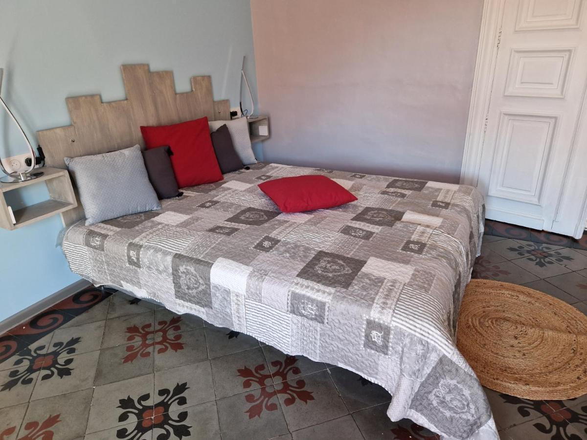 Chez Dedou Et Madou Bed & Breakfast Florensac Exterior foto